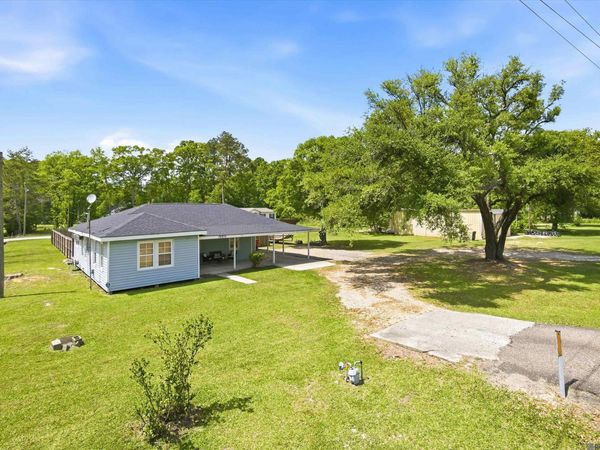 32835 Walker North Rd, Walker, LA 70785
