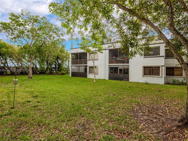 159 Lakeview Dr , Unit 102, Weston, FL 33326