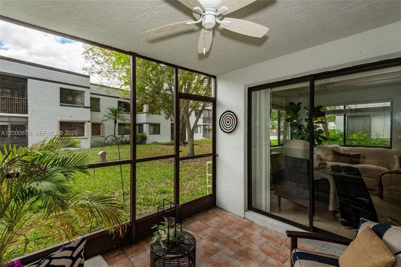 159 Lakeview Dr, Unit 102, Weston, FL 33326 Photo