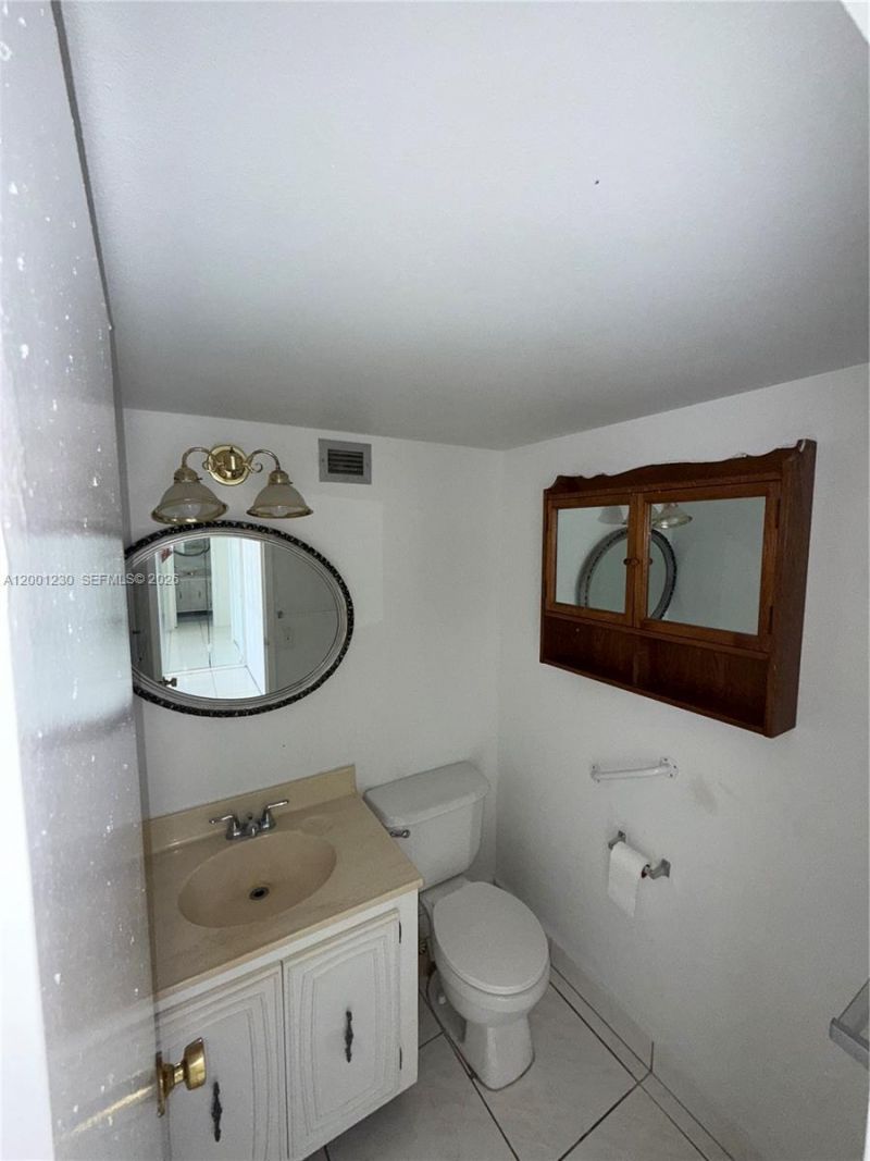 801 Three Islands Blvd, Unit 109, Hallandale Beach, FL 33009 Photo
