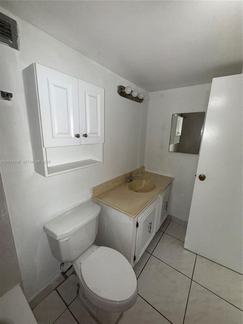 801 Three Islands Blvd, Unit 109, Hallandale Beach, FL 33009 Photo