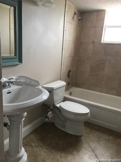 406 NW 68th Ave, Unit 403, Plantation, FL 33317 Photo