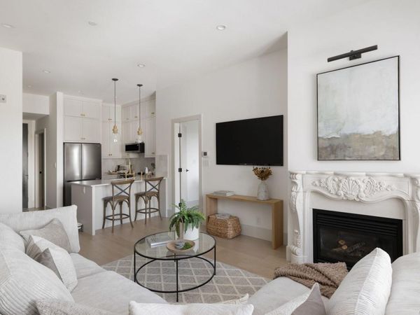 1335 Bear Mountain Pkwy, Unit 403, Langford, BC V9B 6T9