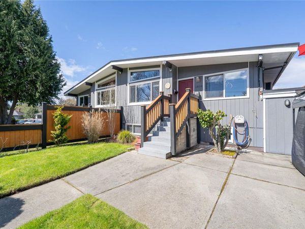 1804 Richardson St, Victoria, BC V8S 1S1