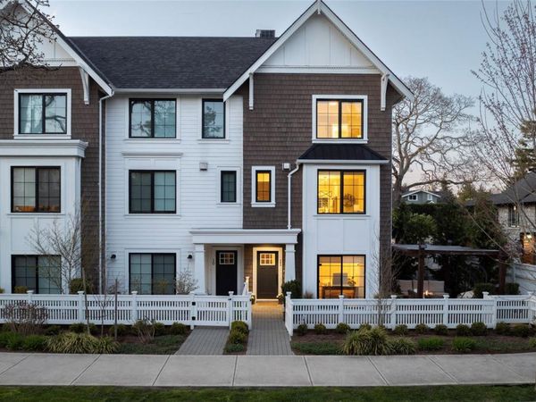 1810 Kings Rd, Unit 11, Saanich, BC V8R 2P3