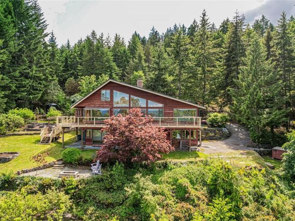 200 Wilkie Way, Salt Spring, BC V8K 2J4