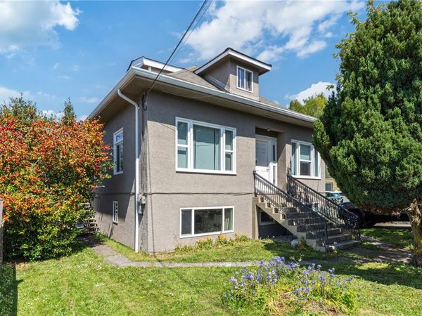 1142 North Park St, Victoria, BC V8T 1C8