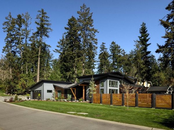 593 Downey Rd, North Saanich, BC V8L 5M6