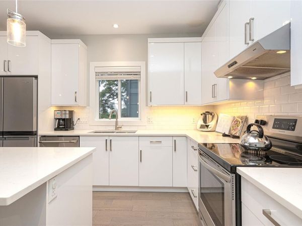 784 Braveheart Lane, Colwood, BC V9C 3R5