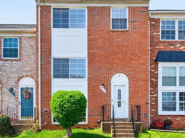 8418 MCKENZIE CIRCLE, MANASSAS, VA 20110