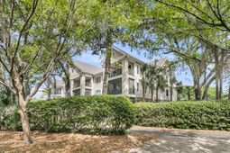 1479 Long Grove Drive photo 4