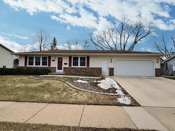 1313 E MURDOCK AVENUE, Oshkosh, WI 54901