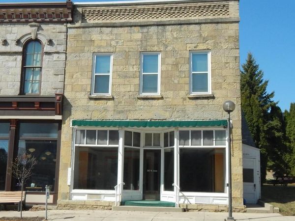 210 Iowa Street, Dodgeville, WI 53533