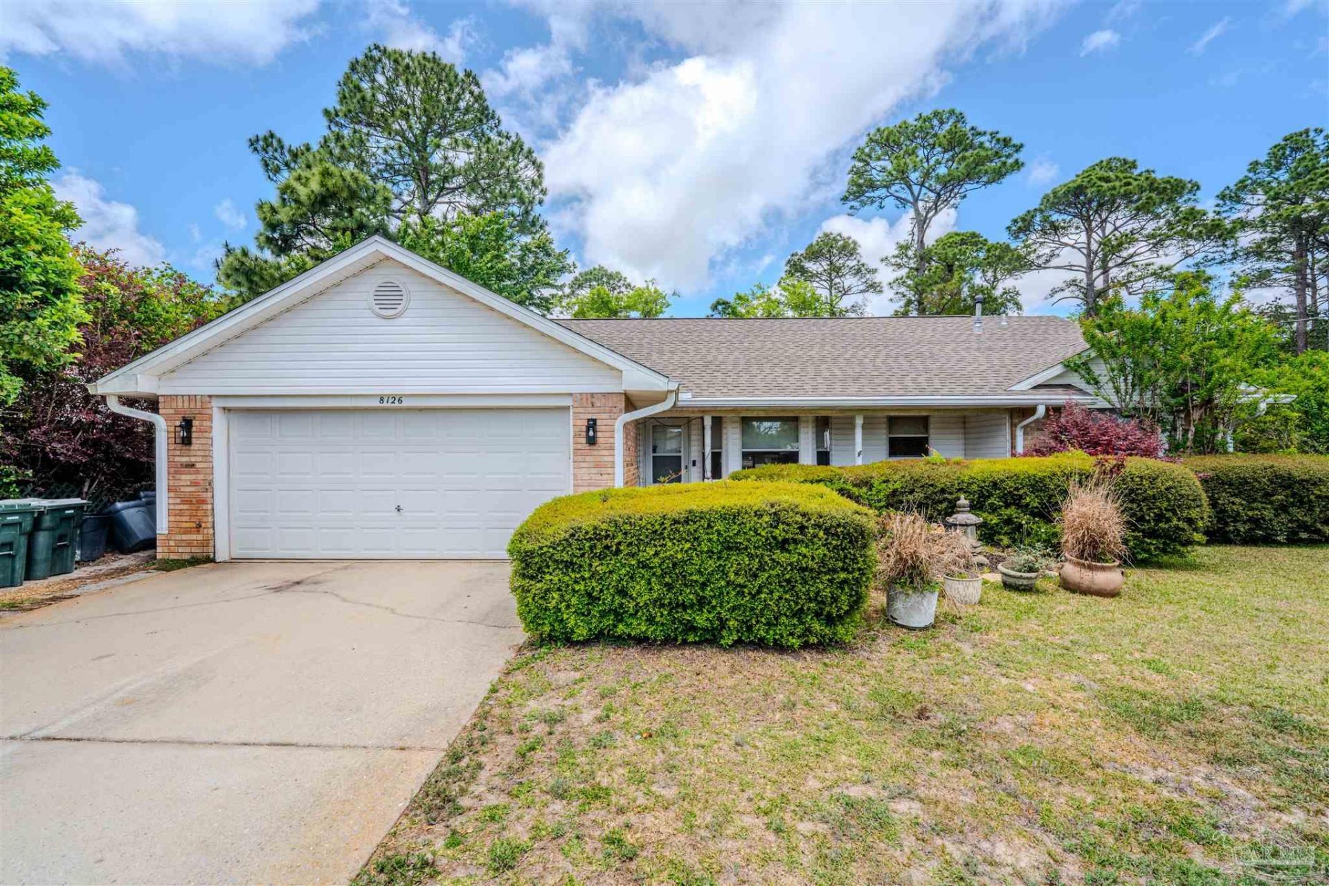 8126 Sedgefield Dr, Pensacola, FL 32507 Main Photo