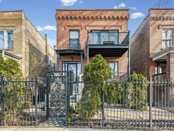 7341 N Honore Street , Chicago, IL 60626