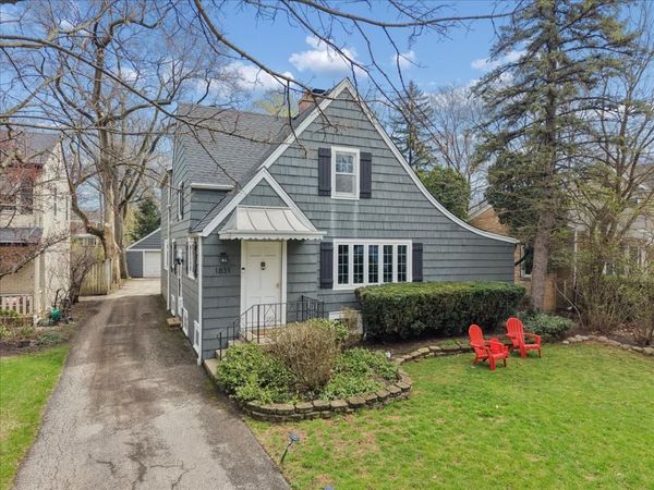 1831 Beverly Place , Highland Park, IL 60035