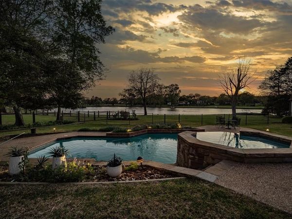 210 N Forest Lane, Double Oak, TX 75077