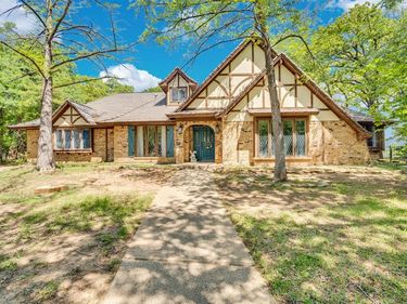 505 Highwoods Trail, Fort Worth, TX 76112