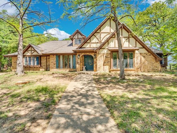 505 Highwoods Trail, Fort Worth, TX 76112