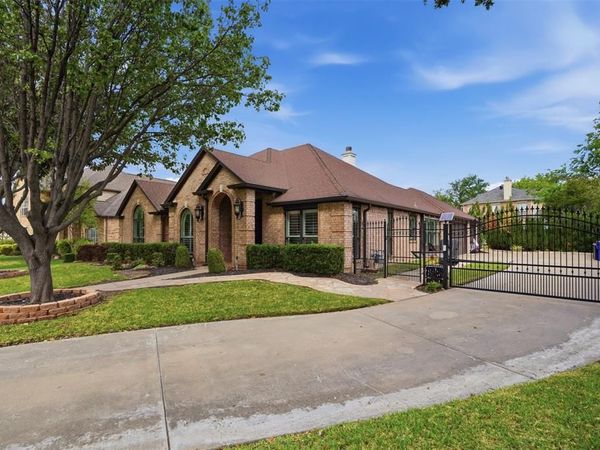 717 Saint Johns Drive, Mansfield, TX 76063