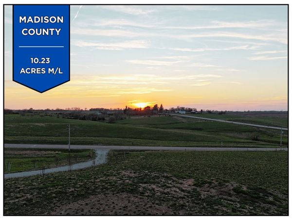 2212 Deer Run Avenue, Winterset, IA 50273