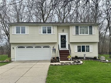 149 Hillpine Road , Buffalo, NY 14227