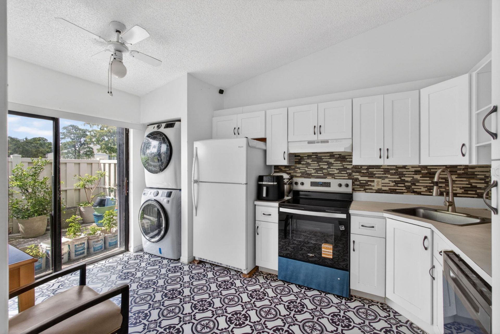 1025 Green Pine Boulevard, Unit F, West Palm Beach, FL 33409 Photo