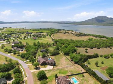 17 NW Burr Oak Dr, Lawton, OK 73505