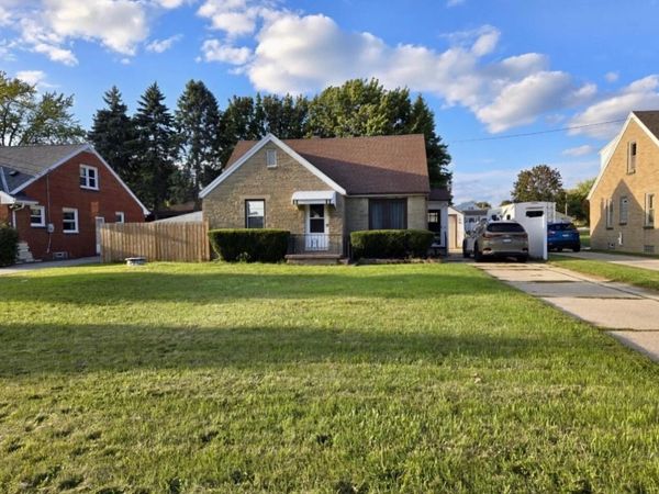 3624 E College Ave, Cudahy, WI 53110