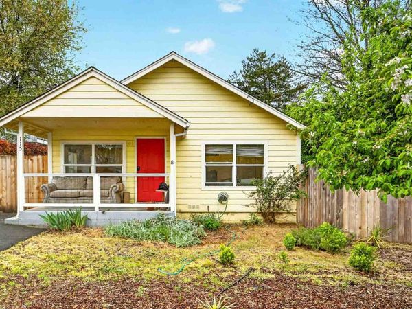 115 California Street, Ashland, OR 97520