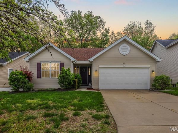 228 Wabash Woods Way, O'Fallon, MO 63366