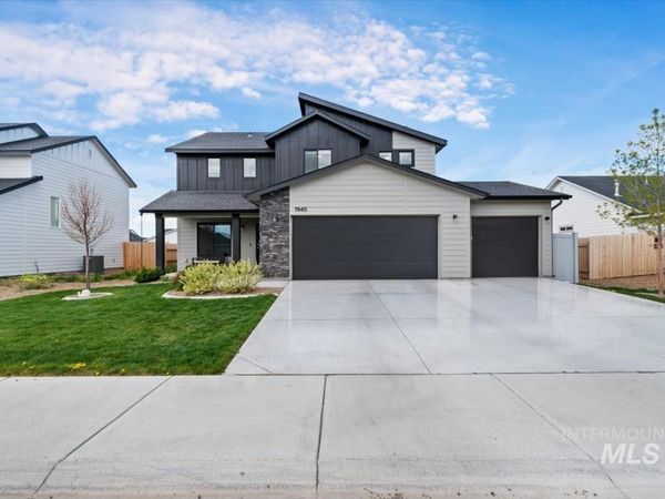 1945 SW Sharpshinned, Mountain Home, ID 83647