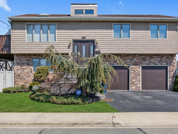 390 Silver Lane, Oceanside, NY 11572