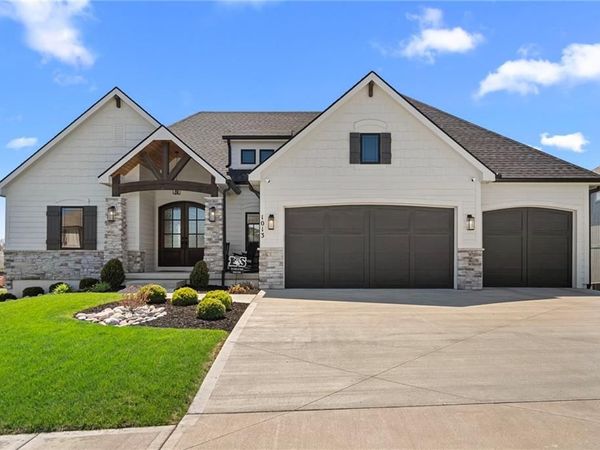 1013 Old Hickory Road, Greenwood, MO 64034