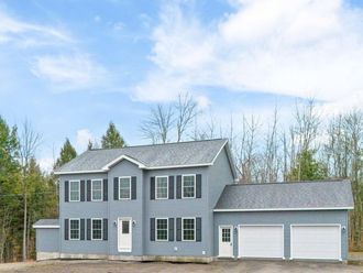 27 Pleasant Road Sidney, ME 04330