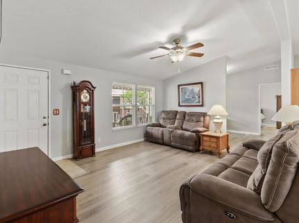 97 Cantabrook St, Sacramento, CA 95828 Photo