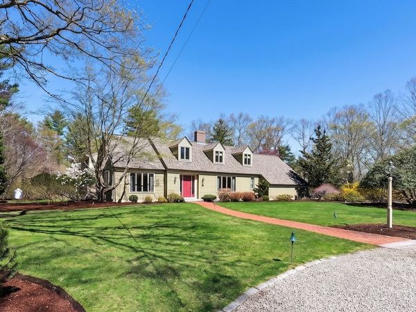 37 Mast Hill Rd, Hingham, MA 02043