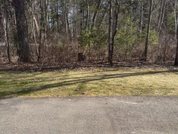 1600 Skyline Dr, Unit 2, Lowell, MA 01854