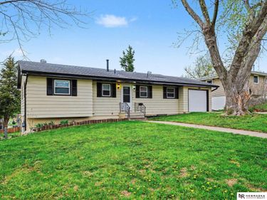 108 Hillside Drive , Bellevue, NE 68005