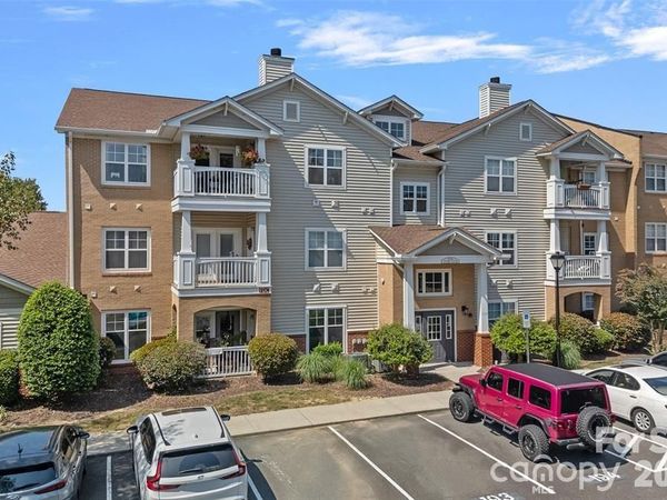 16423 Golden River Lane, Charlotte, NC 28277