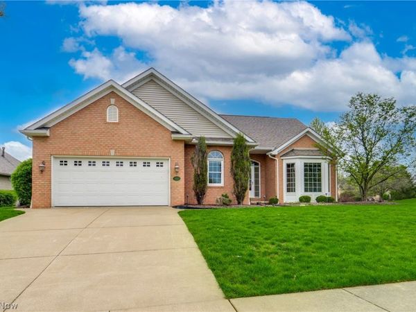 2222 Burberry Street NW, North Canton, OH 44720