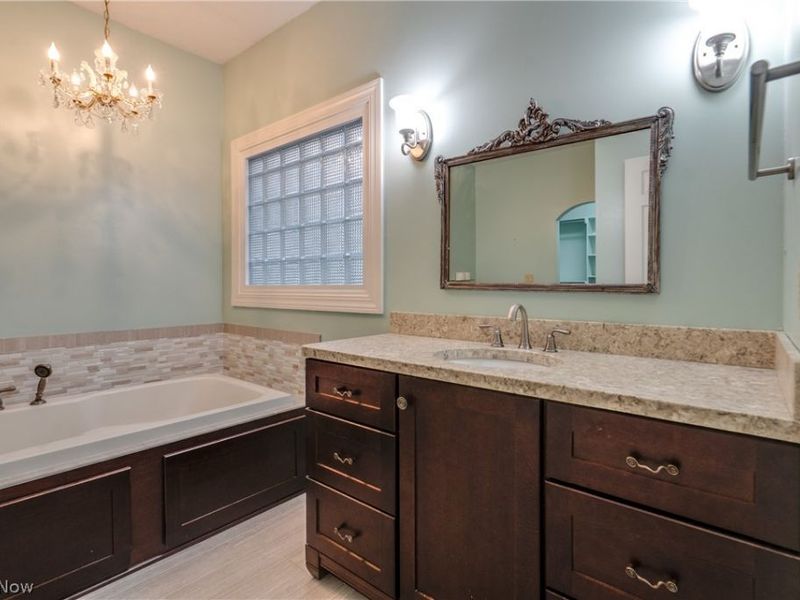 2222 Burberry Street NW, North Canton, OH 44720 Photo 29