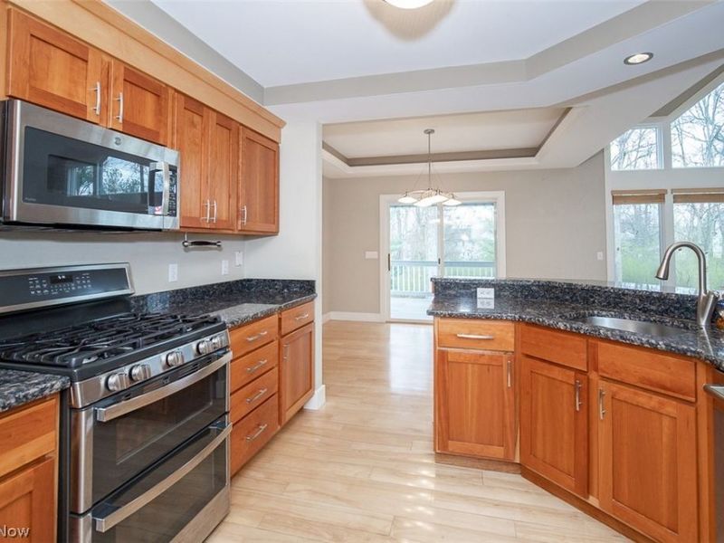 7282 Holzhauer Road, Sagamore Hills, OH 44067 Photo 13