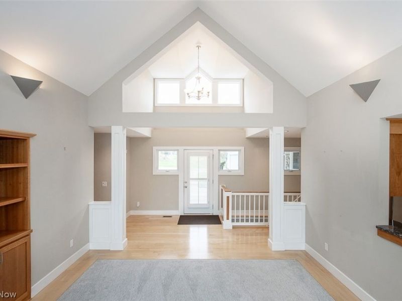 7282 Holzhauer Road, Sagamore Hills, OH 44067 Photo 2