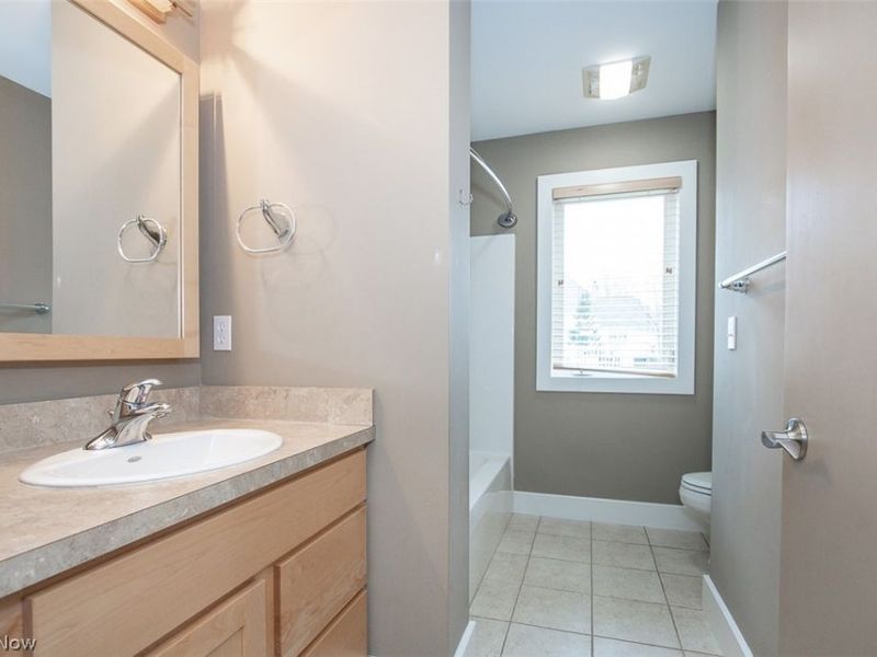 7282 Holzhauer Road, Sagamore Hills, OH 44067 Photo 21