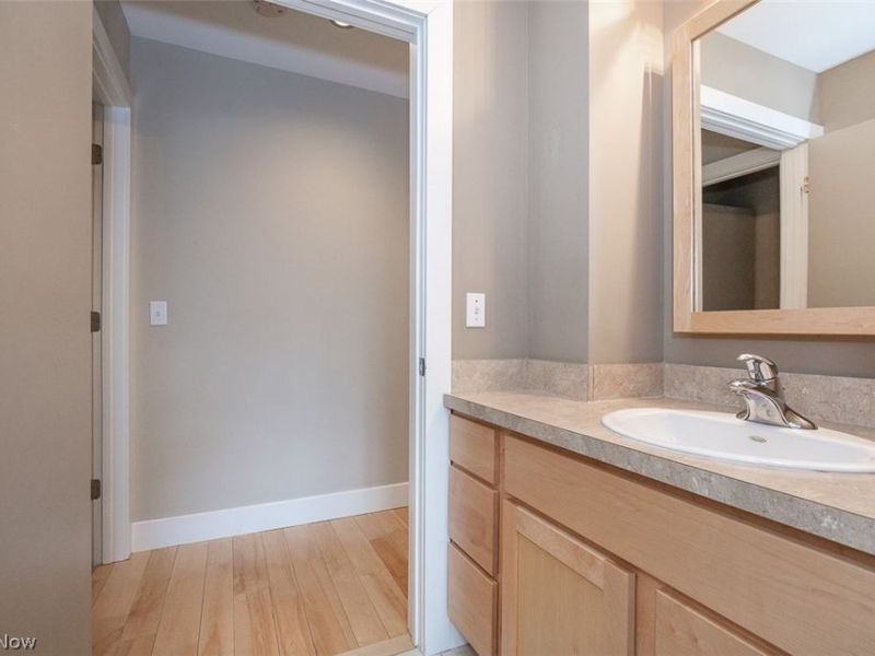 7282 Holzhauer Road, Sagamore Hills, OH 44067 Photo 22