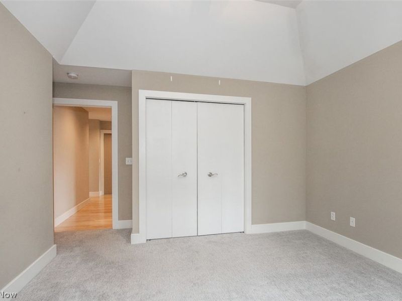 7282 Holzhauer Road, Sagamore Hills, OH 44067 Photo 24