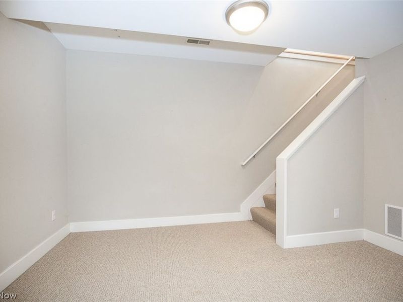 7282 Holzhauer Road, Sagamore Hills, OH 44067 Photo 33