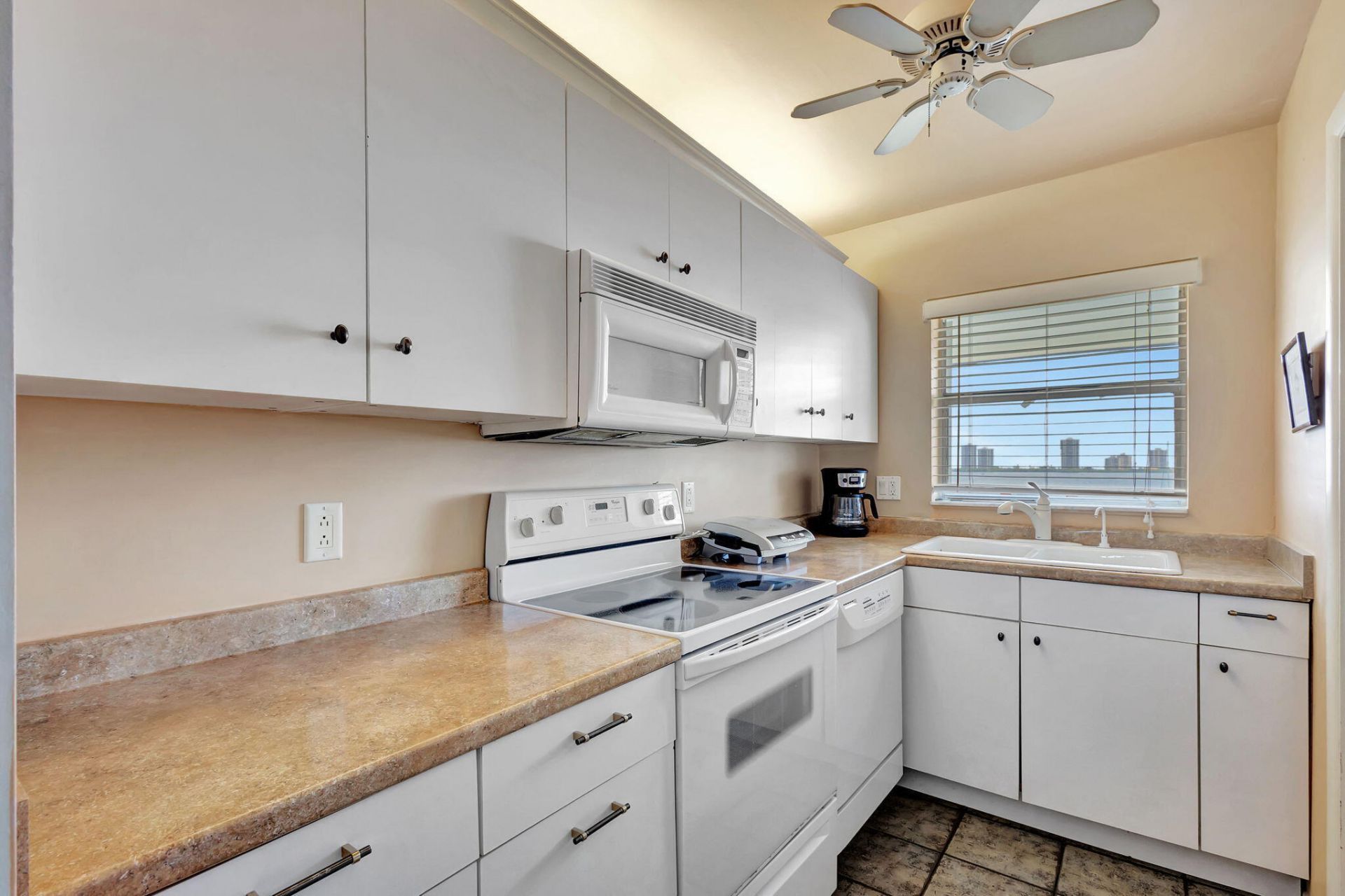 100 Shore Court, Unit 304, North Palm Beach, FL 33408 Photo