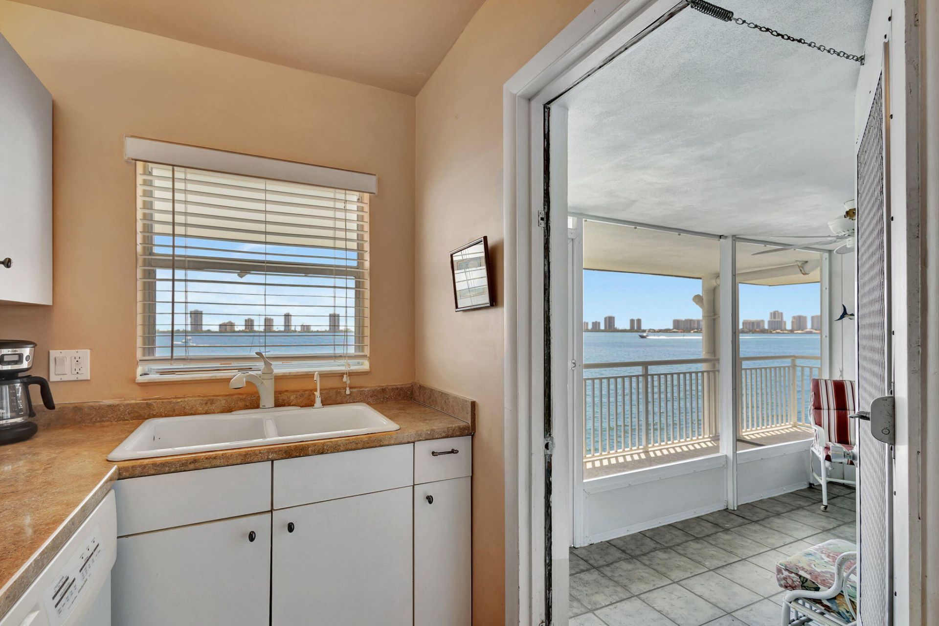 100 Shore Court, Unit 304, North Palm Beach, FL 33408 Photo